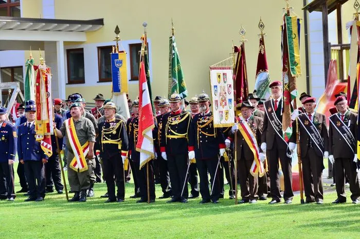 Die TK Mauthen und Kötschach (Kpm Stefan Zojer) gaben der Feier, an der neben zahlreichen Traditionsverbänden auch regionale Blaulicht-Organisationen und Trachtenträger teilnahmen, den musikalischen Rahmen.