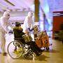  Am Flughafen Mailand Malpensa werden ankommende Chinesen auf das Coronavirus getestet