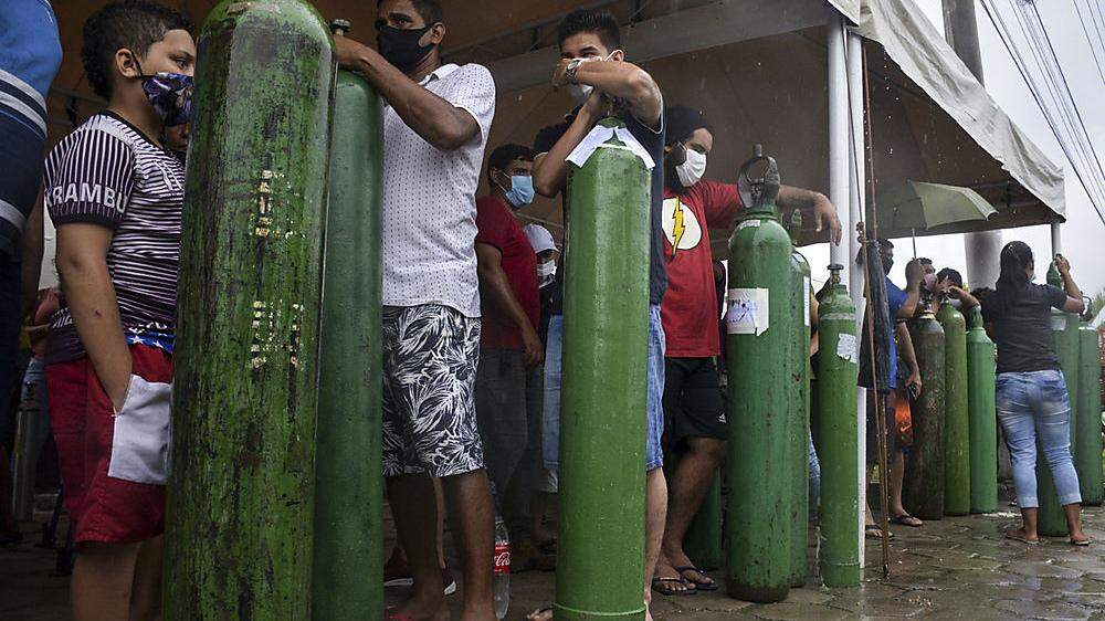 Brasilien, wo erst am Montag mit Impfungen begonnen wurde, ist eines der am stärksten von der Corona-Pandemie betroffenen Lände