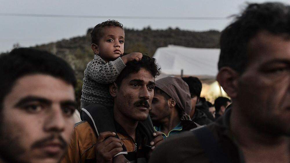 Flüchtlinge, die es bis ins Lager Mytilini auf Lesbos geschafft haben 