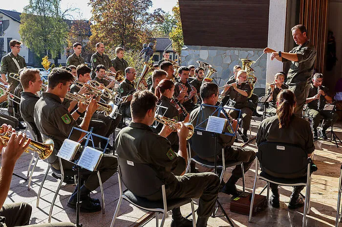 Ein Ensemble der Militärmusik begleitete die Feier musikalisch.