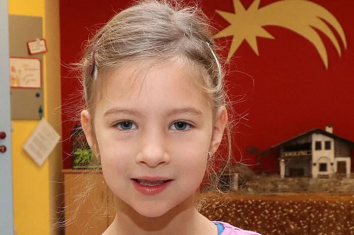 Die sechs Jahre alte Sarah Rainer aus Feldkirchen hat die Zeichnung für den 21. Dezember gestaltet.