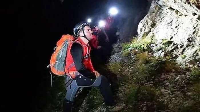 Die Suche nach einem Wanderer verlief für die Bergrettung Mürzzuschlag erfolglos, der Nebel bereitete Probleme. Am Freitag wurde der Wanderer tot aufgefunden. Zur Story.
