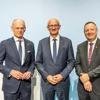 Landeshauptmann Anton Mattle, Gemeindeverbandspräsident Karl-Josef Schubert und Post-Generaldirektor Walter Oblin präsentierten kürzlich die Tirol-Offensive, von der auch die Iselregion und der Lienzer Talboden profitieren sollen