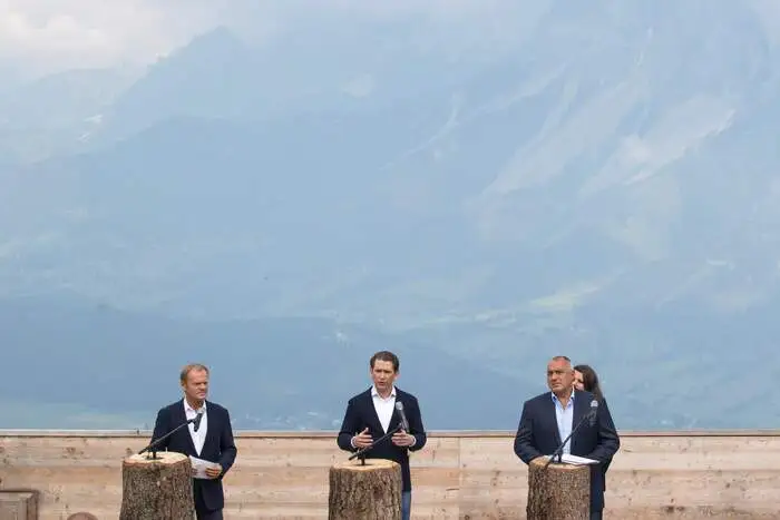 Um Punkt elf Uhr traten Bundeskanzler Sebastian Kurz, EU-Ratspräsident Donald Tusk und Bulgariens Ministerpräsident Bojko Borriso vor die Presse.