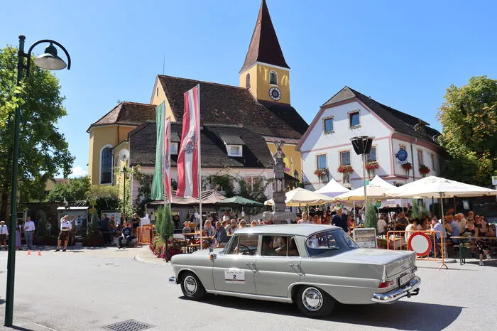 Die vielen Besucher in Ligist zeigten sich begeistert von den schönen Fahrzeugen von 1948 bis in die 2000er Jahre.