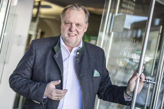 Feldkirchen verkauft Merch-Artikel, seit Treffner 2015 ins Rathaus einzog