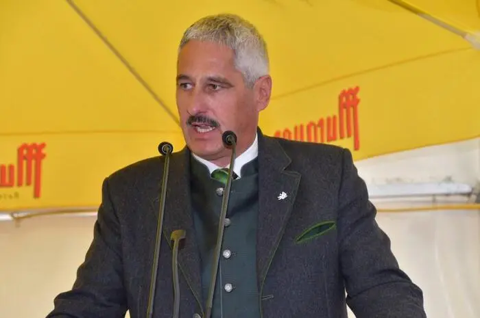 In seiner Rede hob Kleinferchner die enge Gemeinschaft der Rantner Bevölkerung hervor und betonte, wie stolz man auf die Geschichte der Gemeinde sei. „950 Jahre sind für uns ein Grund zu feiern und mit Zuversicht in die Zukunft zu blicken“, sagte der Bürgermeister.