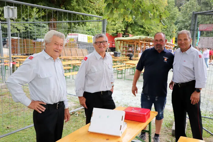 Bitte klicken Sie sich durch die Bilder!