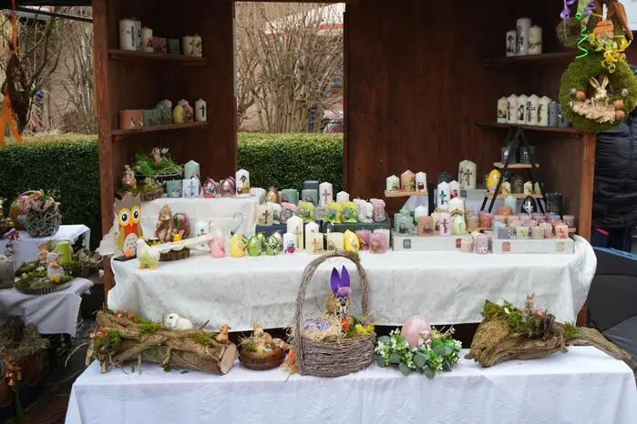 Zudem gab es Bauernprodukte für den Osterkorb sowie süße Leckereien wie Schoko-Osterhasen.