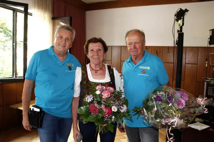 Obfrau Annemarie Lenz und Stellvertreter Franz Suppan freute sich über den Besuch von Ortsgruppen aus der Oststeiermark und dem Südburgenland. 