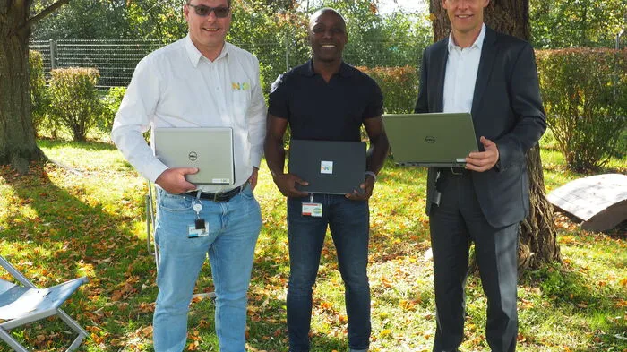 Marc van Laer (Manager bei NXP), Garry Guerrier (Gründer WE/CODE GHANA), Markus Staeblein (CEO NXP Austria)