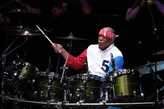 Billy Cobham zog alle Register seines großartigen Könnens.