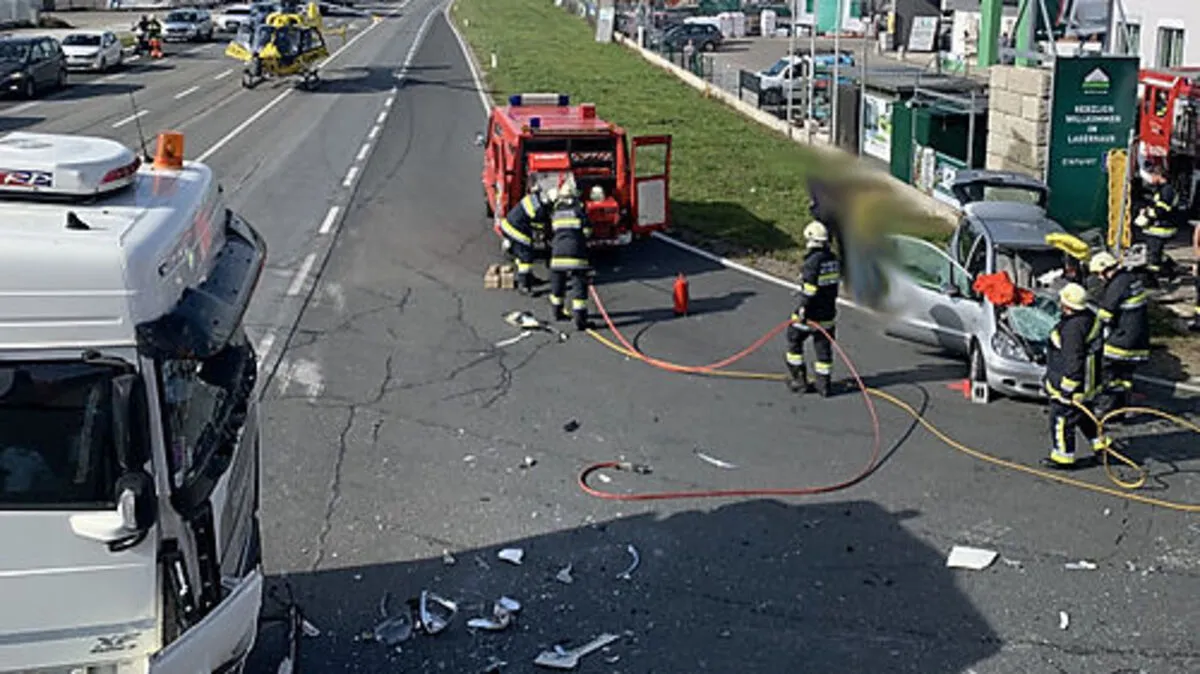 Die Unfallstelle war etwa eine halbe Stunde lang gesperrt