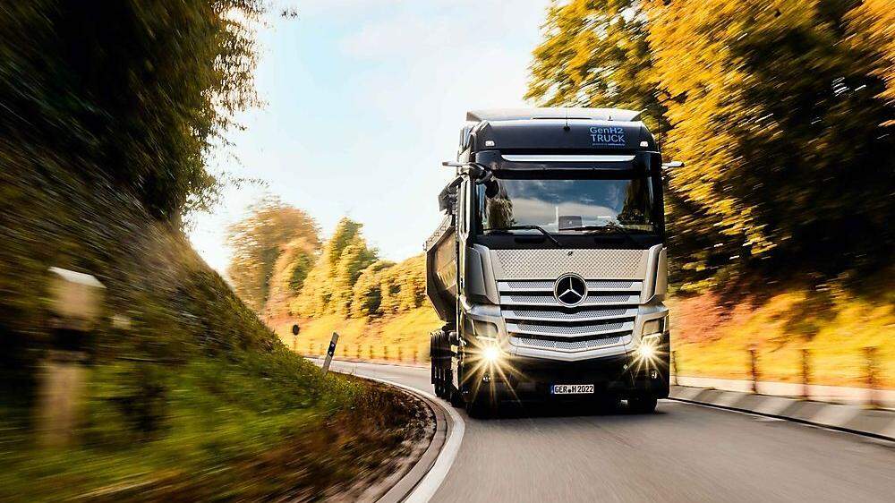 Daimlers Brennstoffzellen-Lkw GenH2 im Test auf öffentlichen Straßen