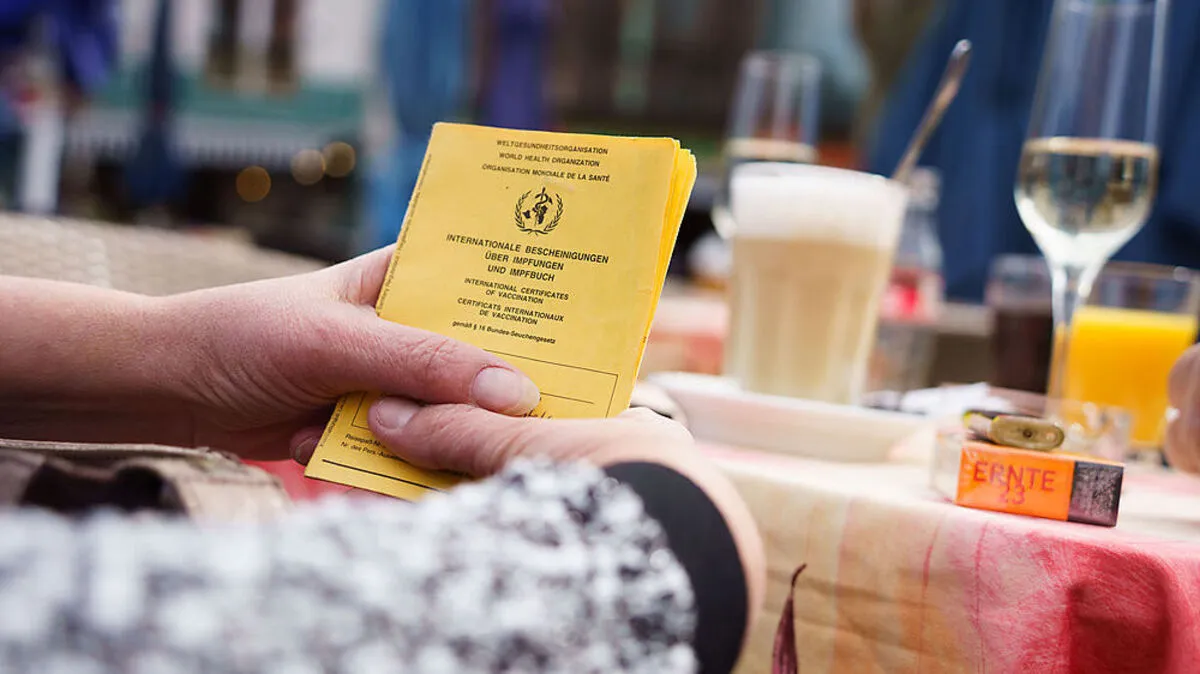 Gesundheitsminister Mückstein und Tourismusministerin Köstinger kündigen schärfere Kontrollen in der Gastronomie an.