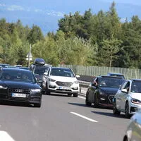 Der Reiseverkehr sorgt für Wartezeiten (Sujetfoto)