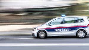 Die Polizei wurde zum Unfall gerufen (Symbolbild)