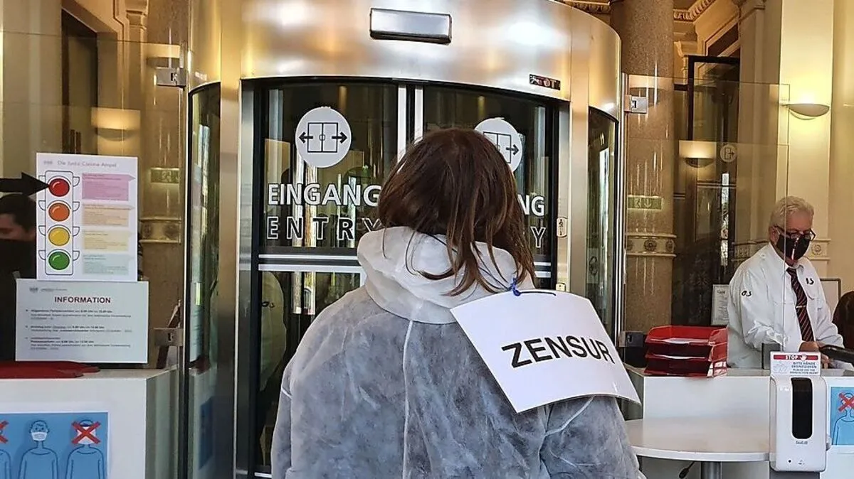 "Zensur" sehen die Unterstützer der "Coronaärztin" Konstantina Rösch, die Verhandlung wurde vertagt