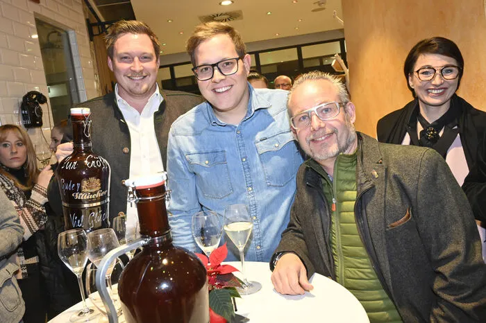 Neo-Landwirt Oskar Dörfler, Raumausstatter David Schmidt und Uhrmachermeister Werner Beck.