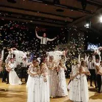 50 Maturantinnen und Maturanten des Borg Jennersdorf luden zu ihrem 57. Maturaball unter dem Motto „Moulin Rouge – unsere letzte Show“