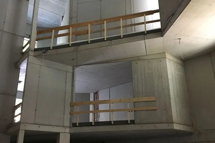 Der über drei Ebenen gehende Ausstellungsraum wird die Dauerausstellung beherbergen. Konzipiert wurde die Ausstellung von Andreas Zangl und Markus Meirhofer. "Mit der Ausstellung wollen wir die Menschen einladen, in den Nationalpark zu gehen", sagte Andreas Zangl bei der Präsentation des Projektes am Montag in Klagenfurt.