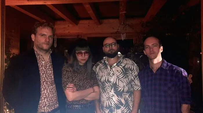 Das international besetzte Ensemble um Gitarristen Christian Kühn, Bariton-Saxophonistin Sofia Salvo, Bassisten Esat Ekincioglu und Schlagzeuger George Hadow, gab ihr Doppelalbum „Jazz is Expensive/Live in Saalfelden“ zum Besten.