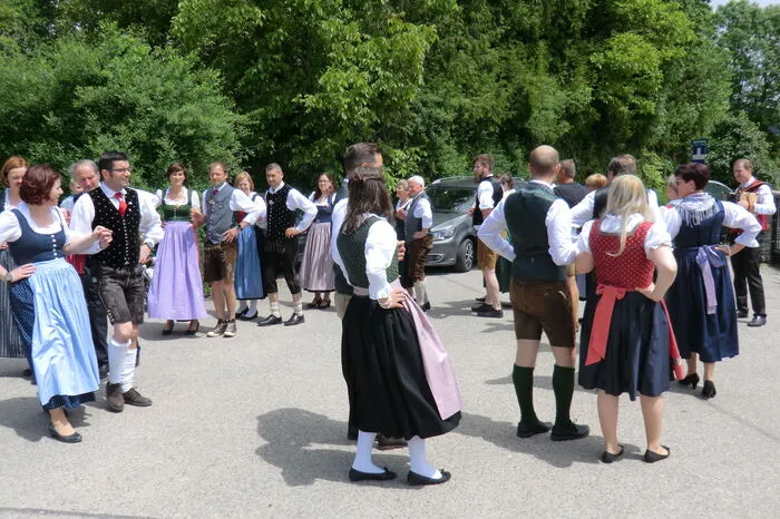 Für den Veranstalter, die Volkstanzgruppe Wabelsdorf, gab es besonderen Grund zur Freude, da der Verein dieses Jahr sein 50-jähriges Jubiläum feiert.