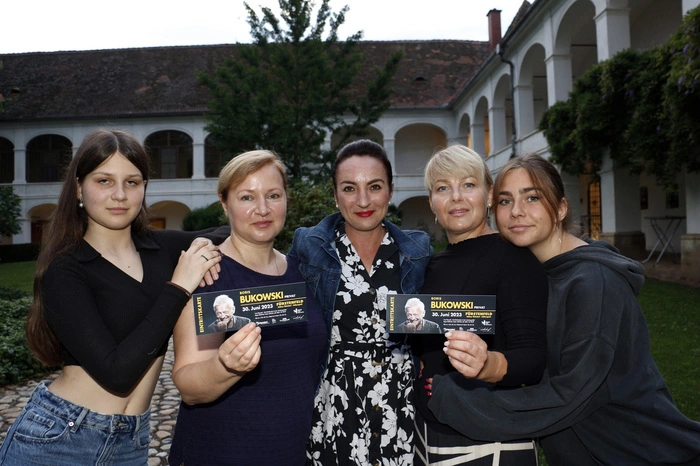 Klicken Sie sich durch weitere Bilder!