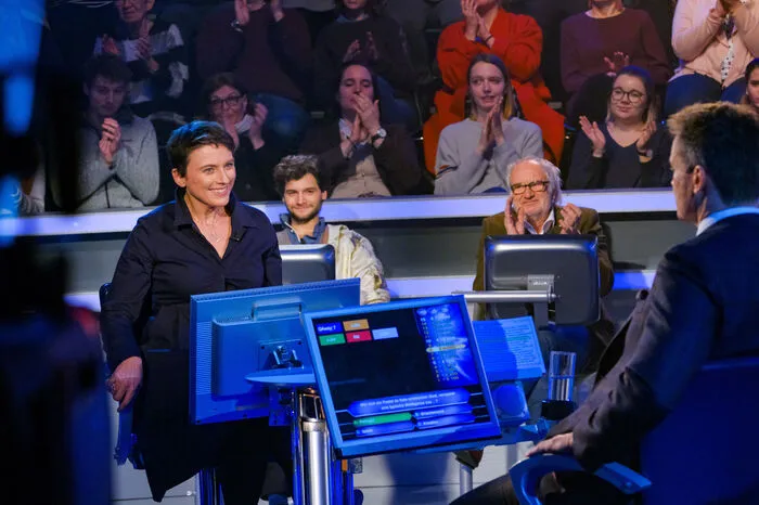 Elisabeth Oberzaucher: „Wenn man sich als Wissenschafterin für die ‚Science Busters‘ ins Kabarett begibt, dann hat man die Berührungsängste sowieso schon verloren – und so war es für mich klar, bei der ‚Millionenshow‘ zuzusagen.“ und weiter: „Wenn es um mein eigenes Geld ginge, dann würde ich schon mehr riskieren – aber da es um ‚Licht ins Dunkel‘ geht, bin ich dann vielleicht doch ein wenig vorsichtiger.“