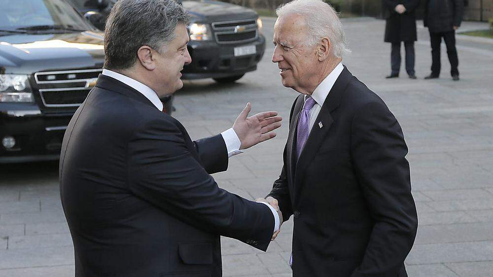 Joe Biden mit Petro Poroshenko