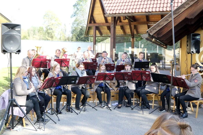 Der Musikverein Kappel am Krappfeld lud unter Kapellmeister Christian Drobesch zum Frühschoppen vor dem örtlichen Gemeinschaftshaus. 