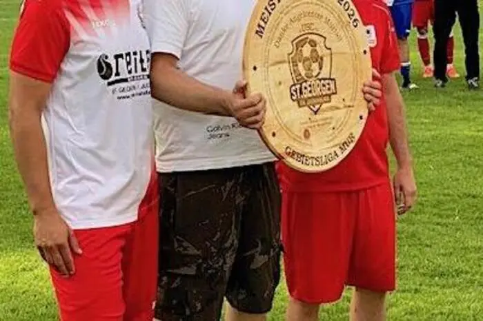 Bereits drei Runden vor Saisonende hatten sich die St. Georgener den Titel gesichert. Nun wurde die erfolgreiche Saison gemeinsam mit Fans, Funktionären und Ehrengästen gebührend gefeiert.