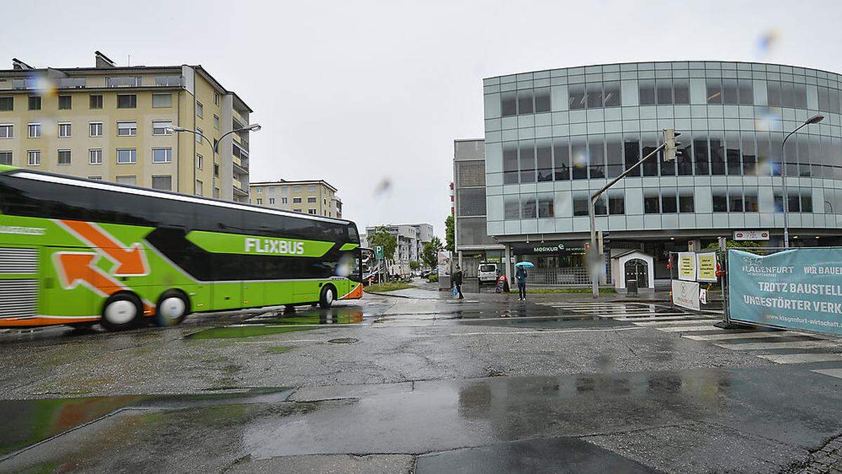 Auch nach Abschluss der Bauarbeiten regen die Zustände in der St. Veiter Straße auf