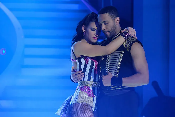 Der Walzer, der Tango - oder auch der "L'amour-Hatscher" in der Disco - es hat was, sich dem Gegenüber nicht nur verbal zu nähern, sondern auch im selben Takt zu schwingen. Derzeit tanzt uns nur das Virus auf der Nase herum.