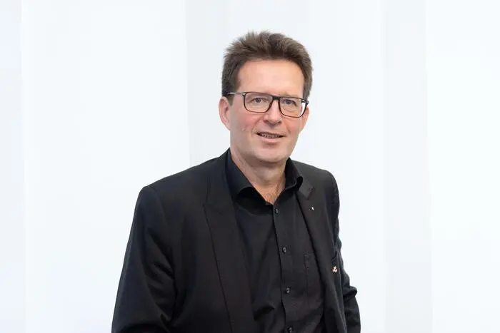Porträtfoto von Josef Gasser