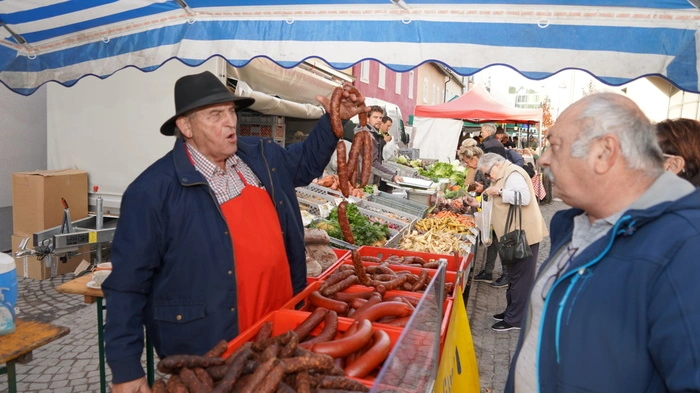 Der Spittaler Wochenmarkt fand probeweise am Rathausplatz statt, was zusätzlich für Betrieb sorgte.