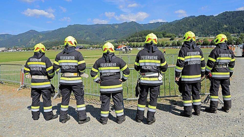 Mehr als 230 Feuerwehrkräfte standen im Dienst