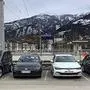 Vier PKW stehen beim Mobilitätszentrum in Lienz bereit