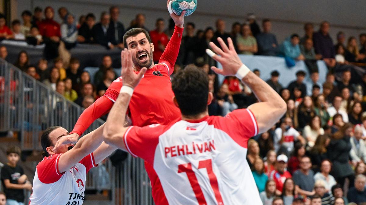 Janko Božović traf Sekunden vor dem Ende zum Punktgewinn