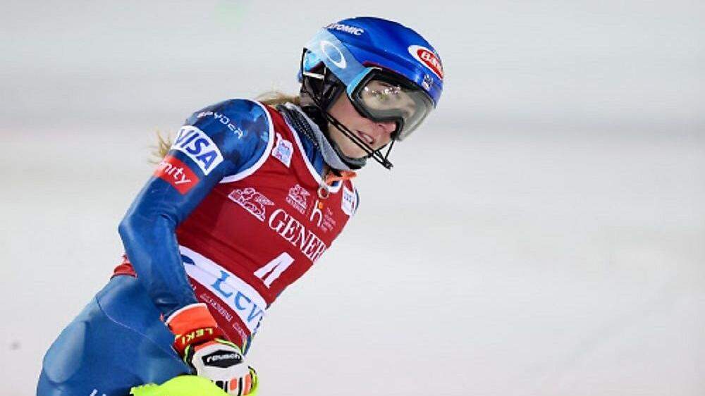 Super-G-Weltmeisterin Mikaela Shiffrin lässt die langen Skier vorerst in der Ecke stehen
