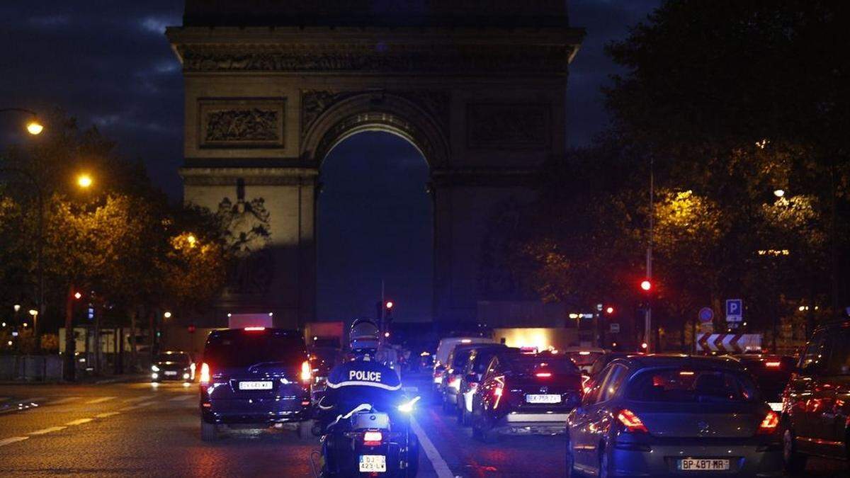 Der libanesische Ministerpräsident Saad Hariri ist am frühen Samstagmorgen in Paris eingetroffen