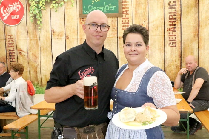 „Unser 1000 Liter-Biertank ist bereits leer. Ein Zeichen, dass das Bier schmeckt“, sagte das Unternehmerpaar Karina und Markus Buchegger (Foto) unisono. 