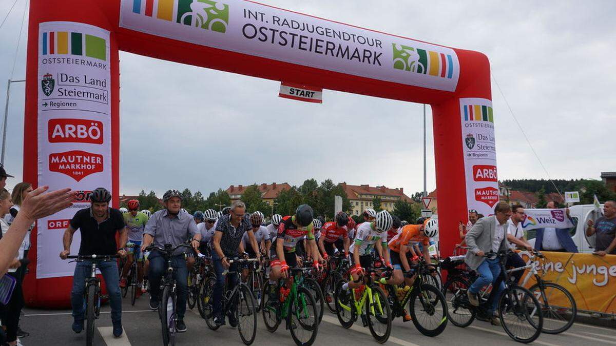 Startpunkt der internationalen Radjugendtour war in Weiz