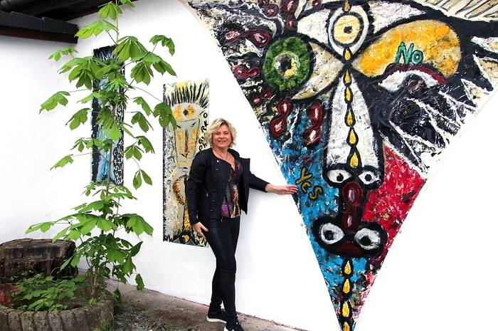 Ein weiterer Höhepunkt des Gartenfestes war die Präsentation von Kunstwerken, welche von der international wirkenden Bärnbacher Künstlerin Michaela Lukmann alias Arthena MAXX stammen.