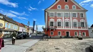 Das Bild zeigt das Rathaus und den Blick Richtung Hauptplatz von Deutschlandsberg | Deutschlandsberg galt bis zur jüngsten Gemeinderatswahl als fixe rote Hochburg