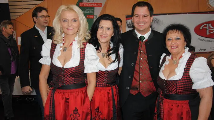 Die Sulmtaler Dirndln gibt es seit 40 (!) Jahren - da ließ es sich auch die Nummer zwei der Steiermark, Vize-LH Michael Schickhofer, nicht nehmen, persönlich zu gratulieren.