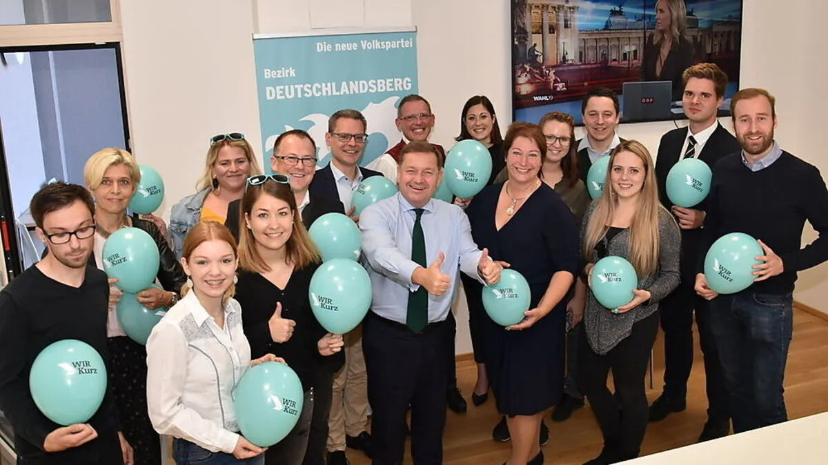 Jubel im Bezirksbüro der ÖVP in Deutschlandsberg rund um Werner Amon