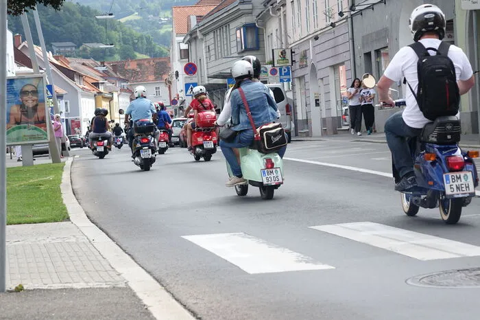 Weitere Bilder vom ersten Vespatreffen in Bruck...