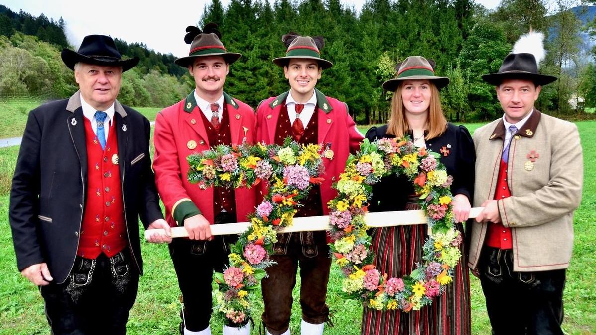 Beim 70-Jahr-Jubiläum (von links): Bürgermeister Leopold Astner, Kapellmeister Simon Sulzer, Daniel Zimmermann, Andrea Wiedenig und Martin Rauter